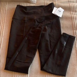 Beyond yoga size small high waisted leggings